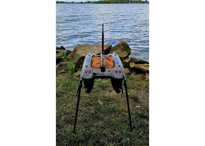 Прикормочный кораблик Deeper Quest