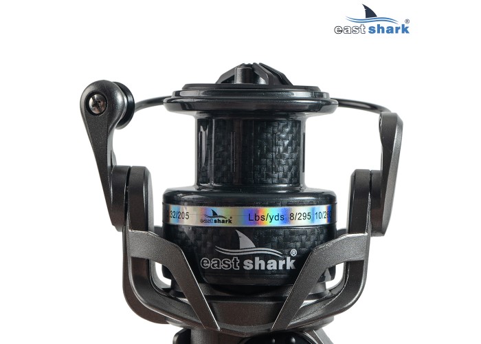 Катушка EastShark Light PRO 4000 5,5:1 с байтраннером